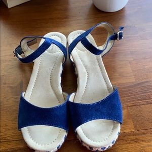 Size 8.5 W Reese Low Wedge Sandal
